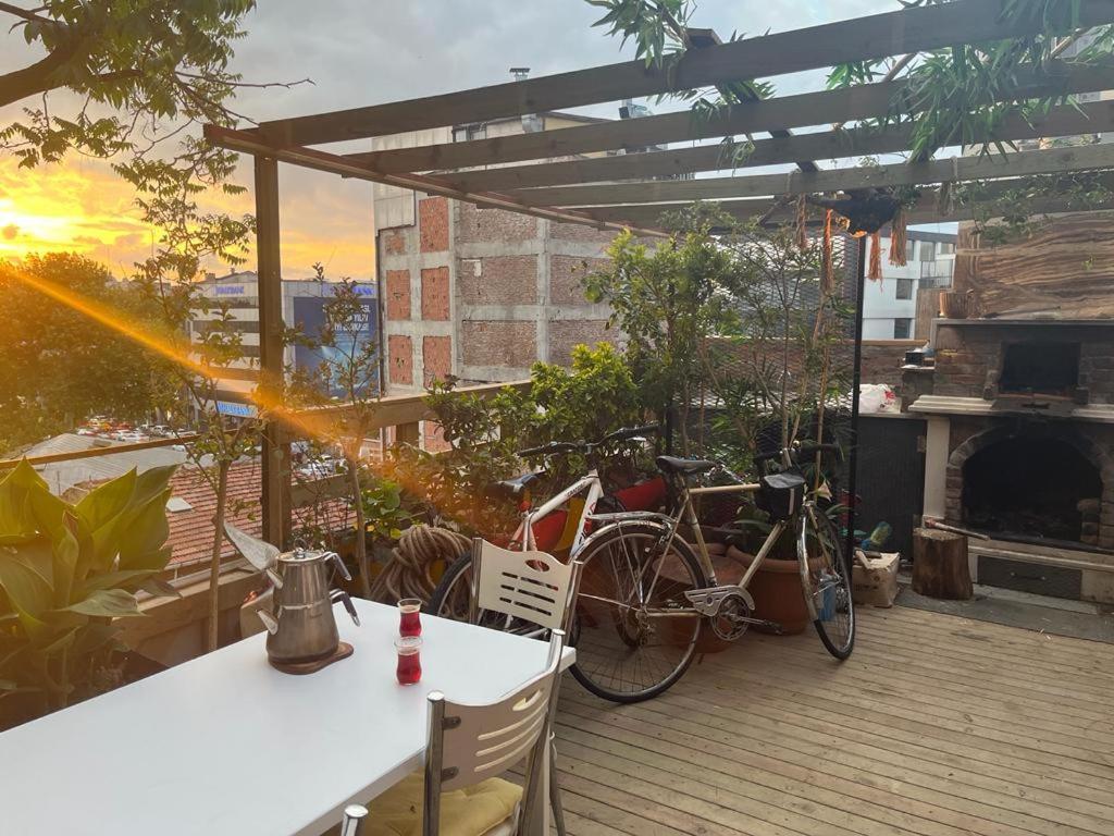 Central Apartment Kadikoy Terrace Bbq Close 2 Block Ferry Bull Metro Nighlife 伊斯坦布尔 外观 照片